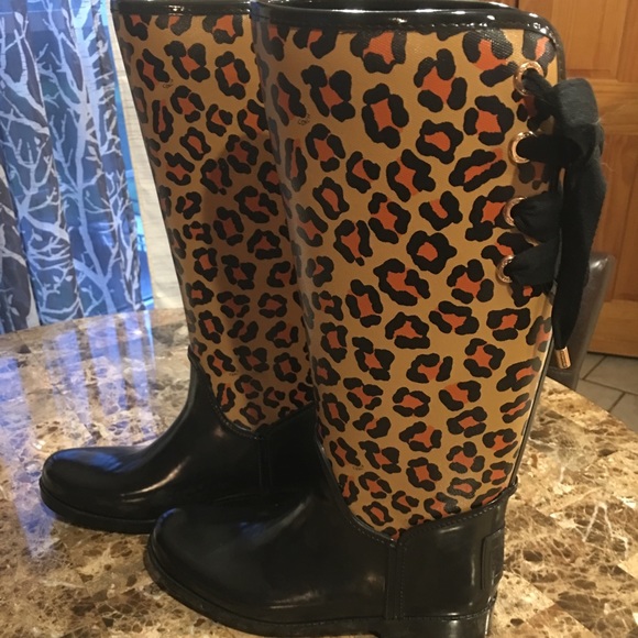 Coach Leopard Rain Boots Size 10 Brand New - Picture 3 of 4